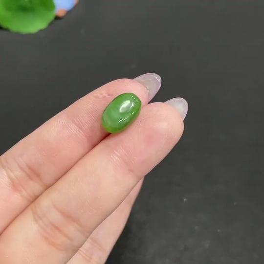 H32805826 Hetian Jade Egg-shaped Pendant