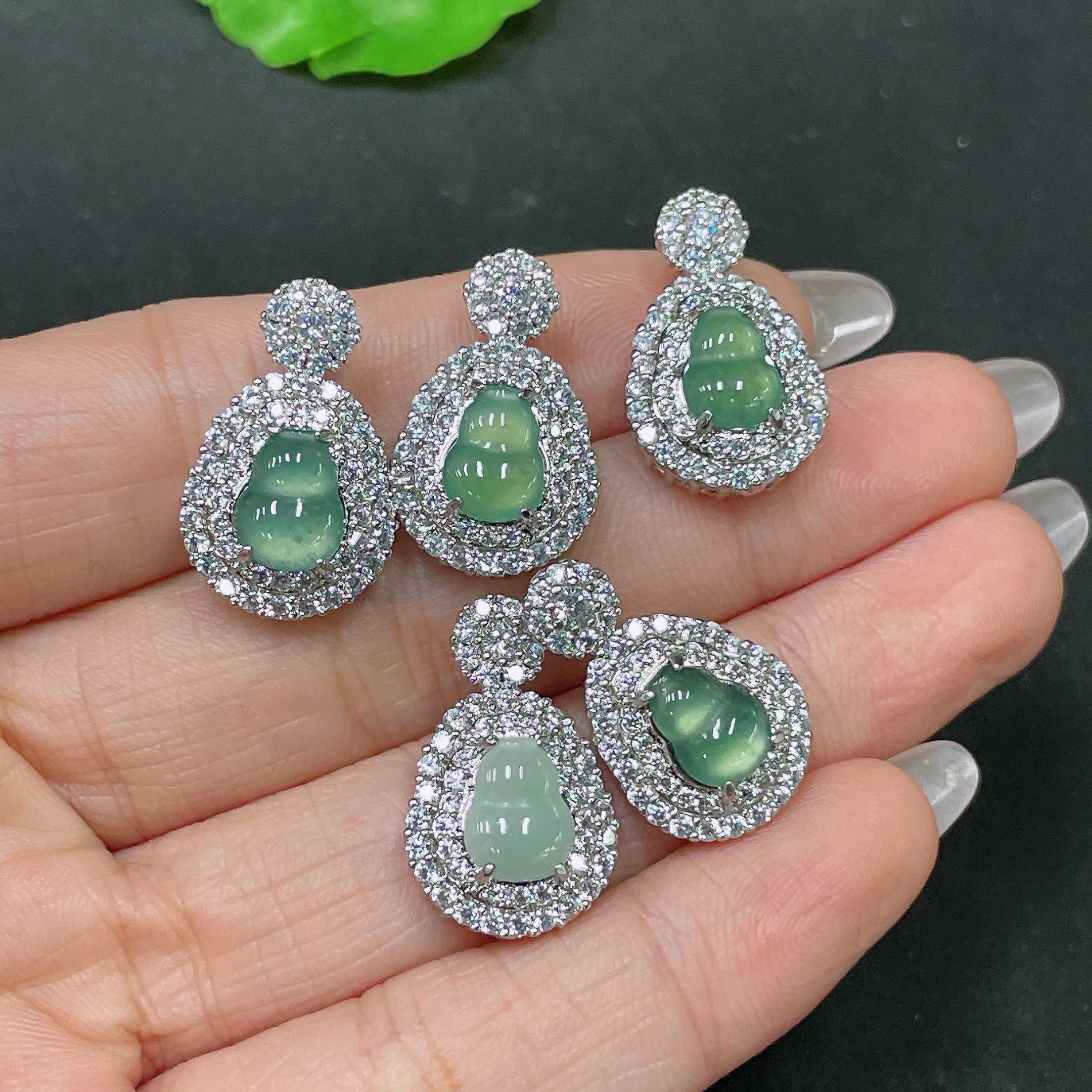 F35104030 Jadeite Inlaid Pendant Non-Gold Sell as a Lot