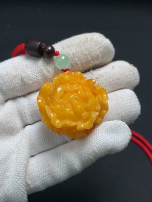 C43199819 琥珀蜜蜡挂件 含绳 货品总重约13g