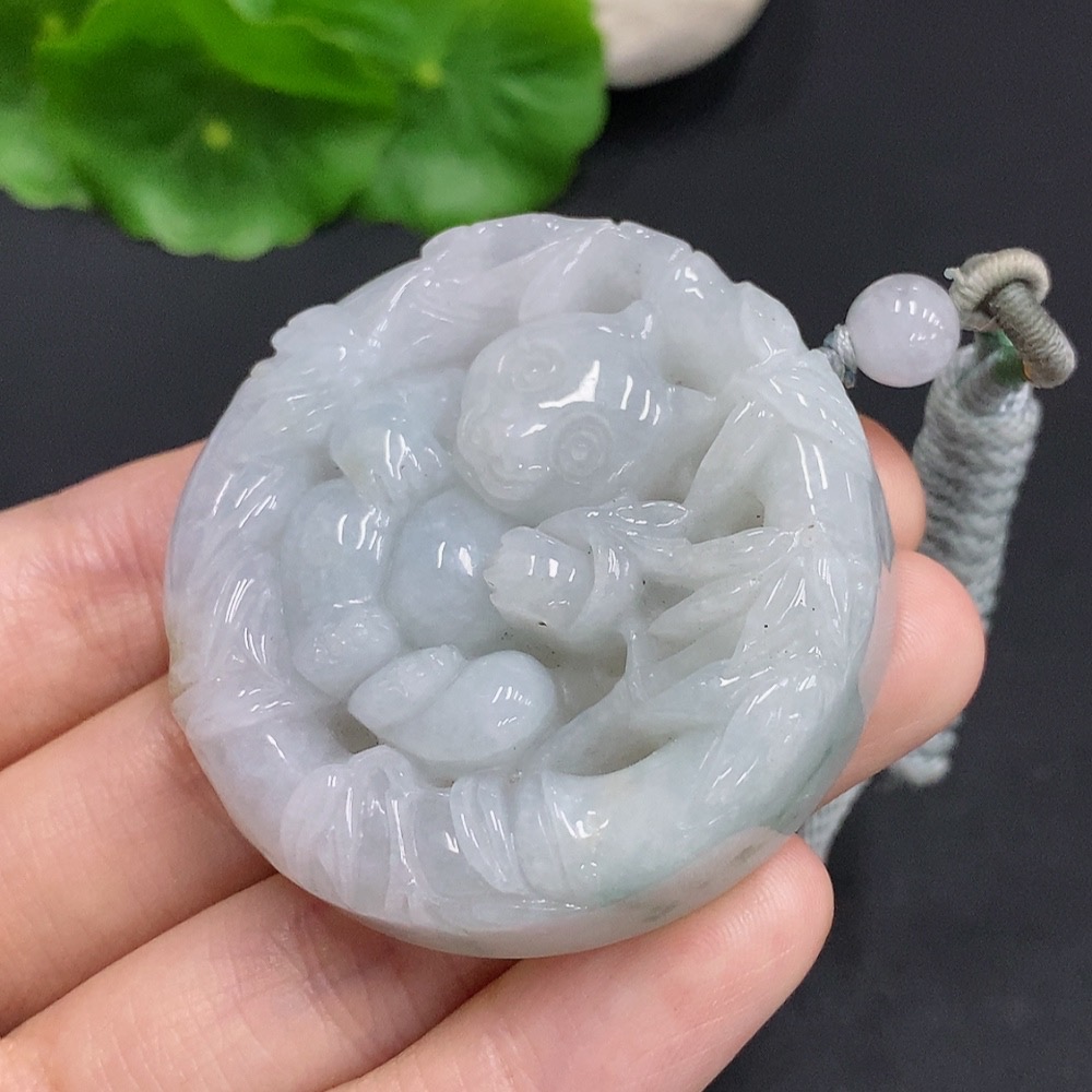 F31646318 JadeitePanda Holding Bamboo Pendant