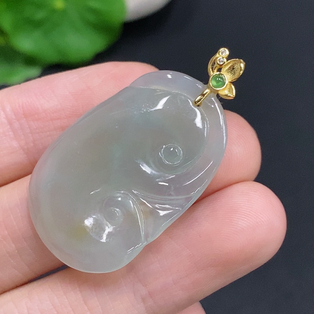 F31690197 Jadeite Ruyi Pendant