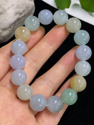 F42978128 翡翠手串 卡12mm左右 货品总重约50.29克
