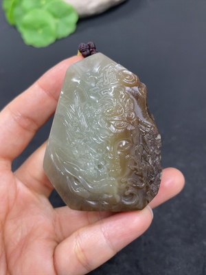 H42954583 和田玉挂件  一念之间      货品总重约（含绳）79g