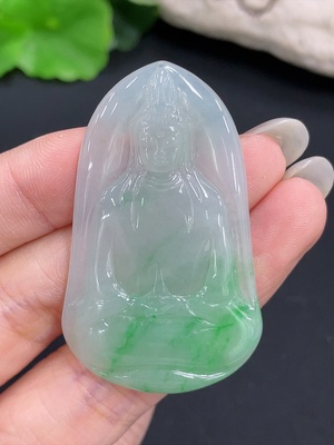 F42970406 翡翠挂件 观音 货品总重约13.7g