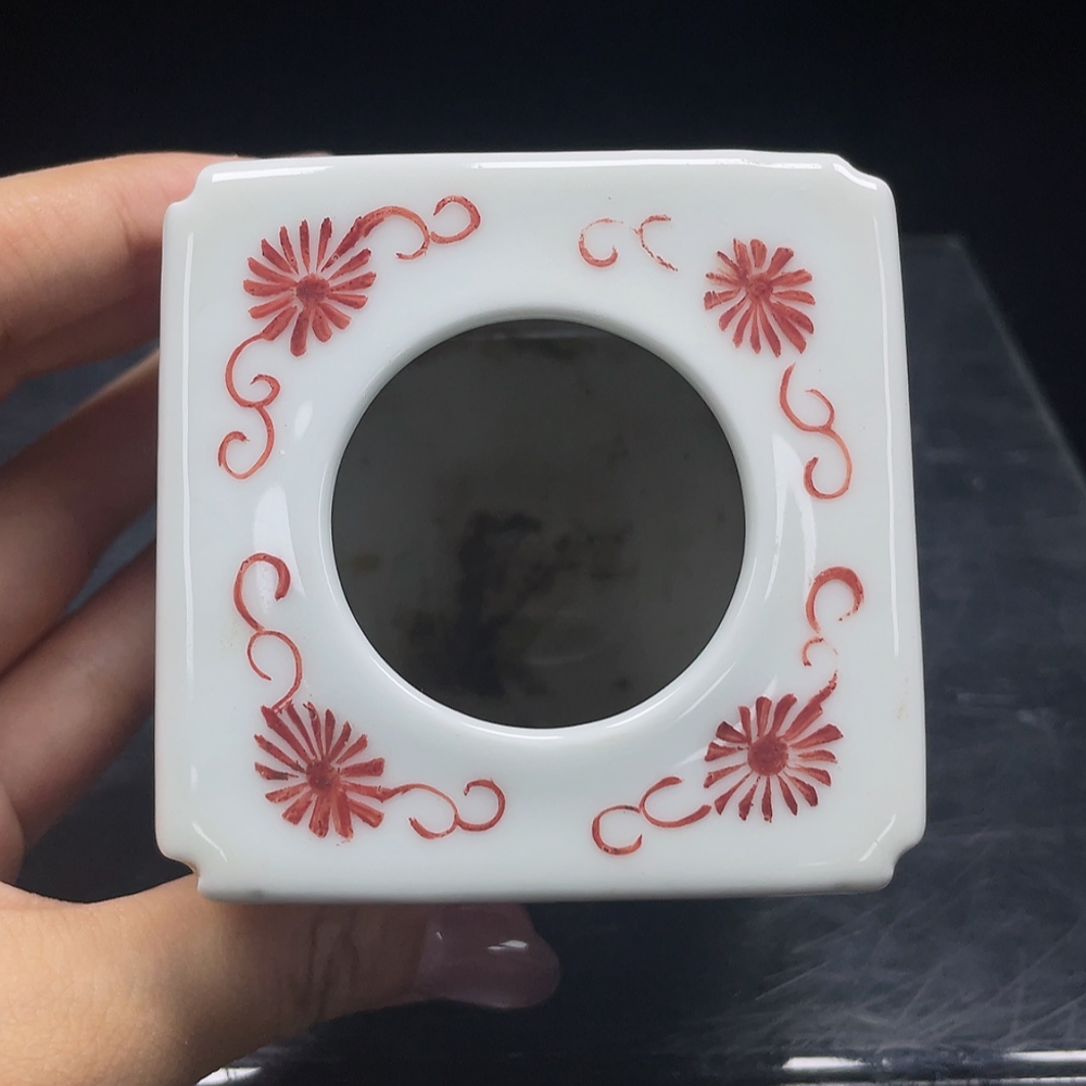 W33937587 Porcelain, Mint Condition, Modern Painted Figural Covered Box, Size as per Actual Item