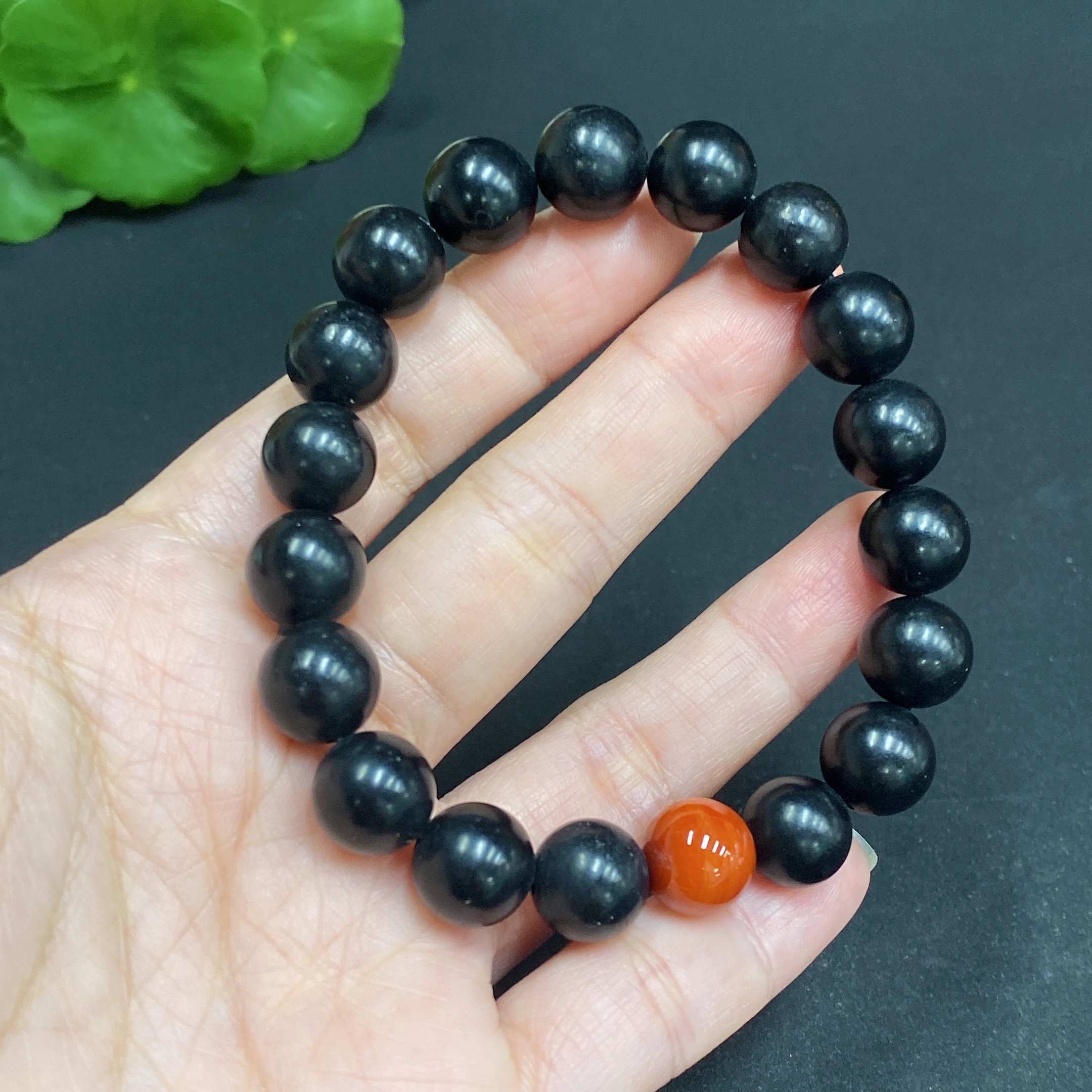 H34036158 Hetian Jade Bracelet, approx. 10mm beads, total weight approx. 30.9g, color origin undetermined, accessories not Hetian Jade
