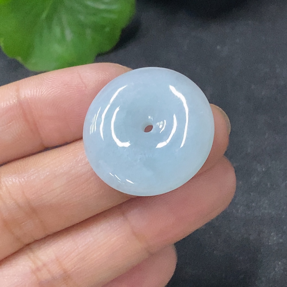 F33912379 Jadeite Pendant Sell as a Lot