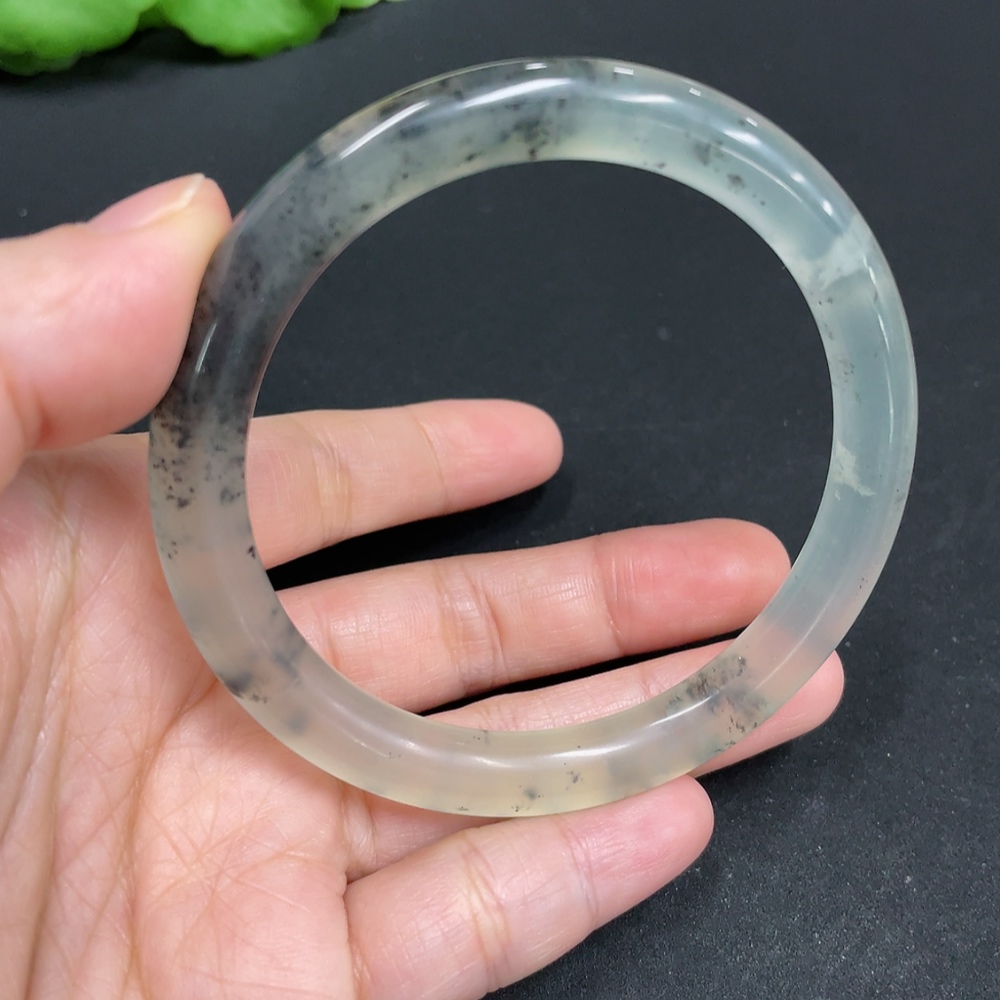 H34051866 Xiuyu (Serpentine Jade) Round Bangle