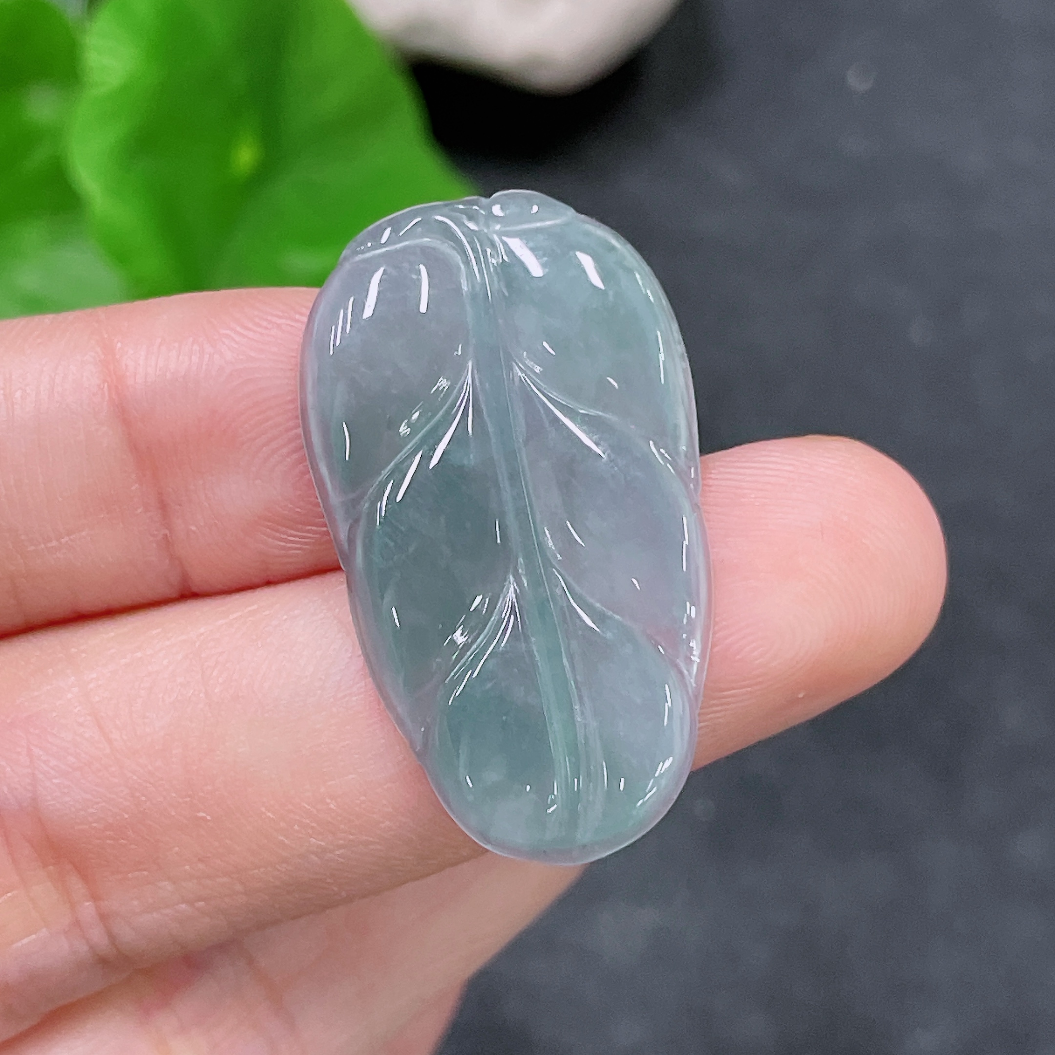 F33839488 Jadeite Pendant Leaf Total Weight Approx. 3.11g