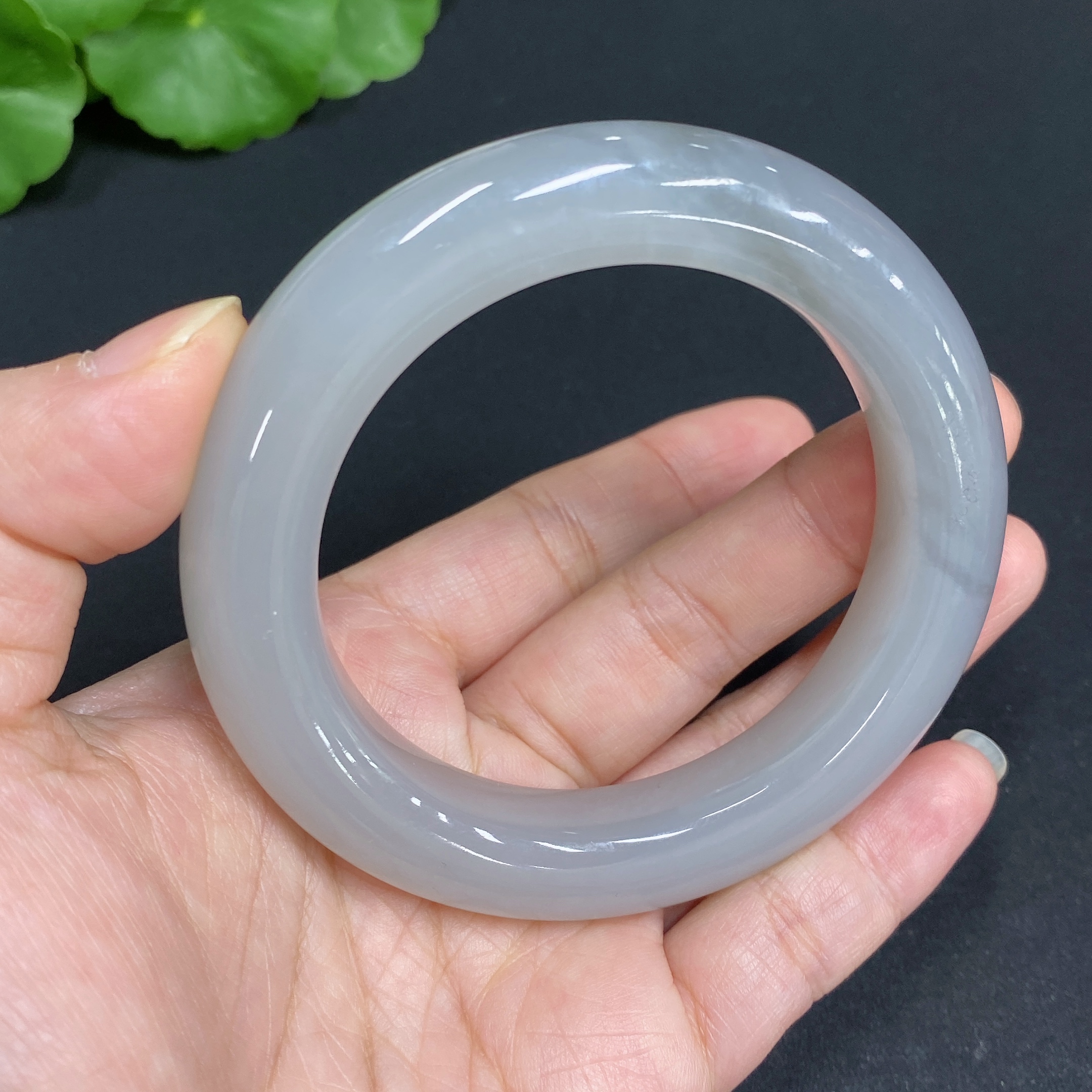 H34014962 Hetian Jade Round Bracelet Size 53.7 Total Weight Approx. 68.8g