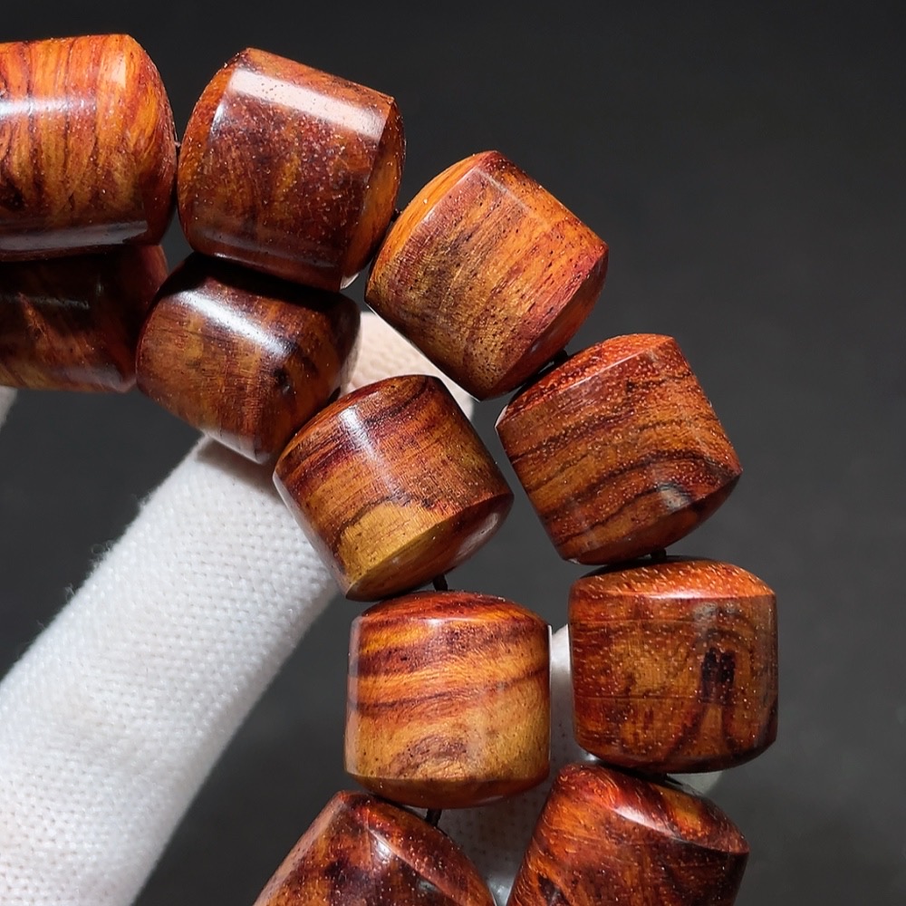 W33937204 Huanghuali Long Strand, Total Weight Approx. 59.7g, Bead Size 14.9mm