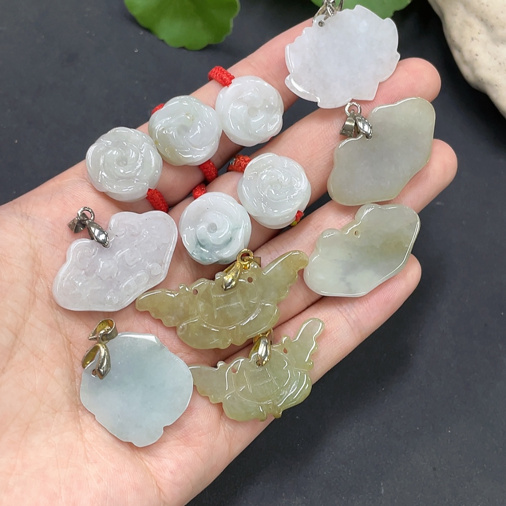 F16762352 Jadeite Pendant Non-Gold One Hand 12 Pieces