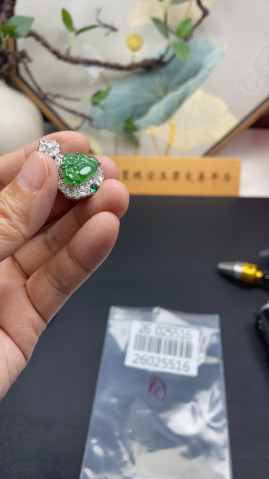 F26025516 Jadeite Buddha Pendant Total Weight about 5.8g (Non-gold Inlaid)