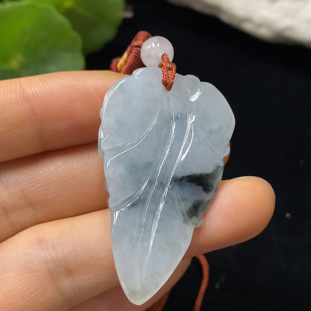 F09655249 JadeitePendant