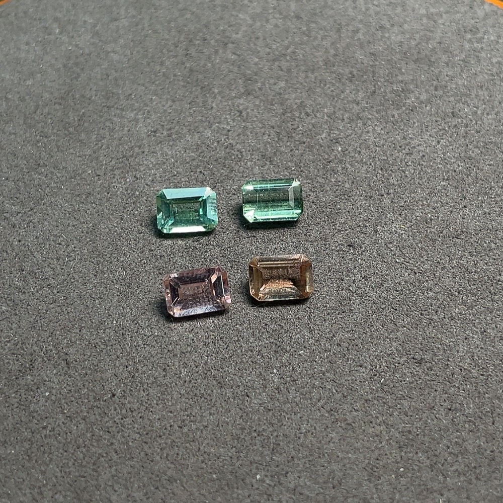 C30510700 Tourmaline Rough Stone Total Weight Approx. 3.79ct