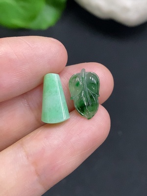 F35157374 Jadeite Inlaid Pieces Sell as a Lot