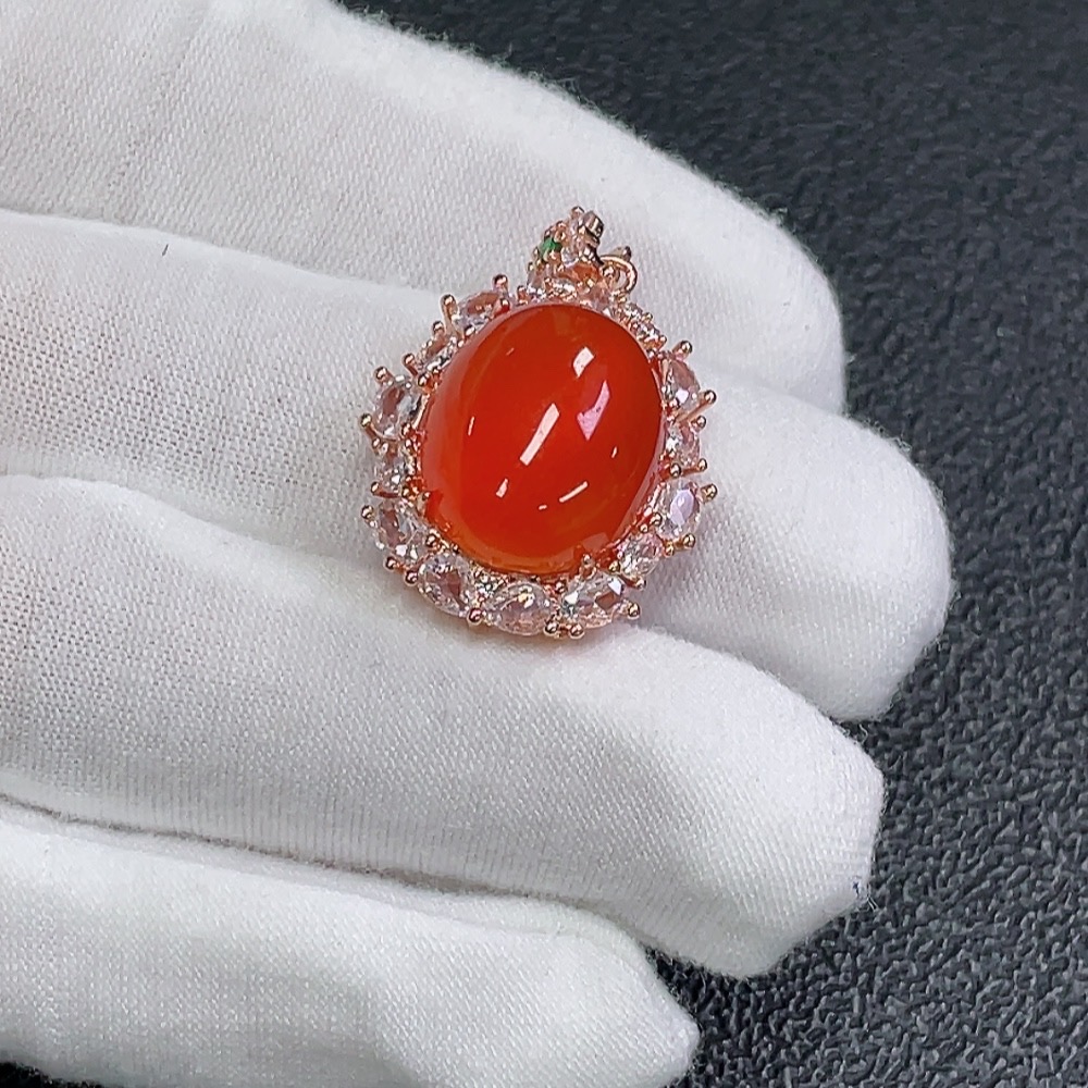 C32718633 South Red Agate Pendant Non-Gold Total Weight Approx. 6.9g