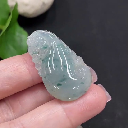 F20281237 Jadeite Fushou pendant Total weight: 8.590g