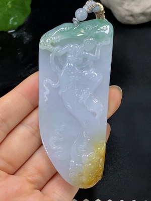 F29363337 翡翠挂件 观音 不含绳货品总重约59.94g 颜色成因未定