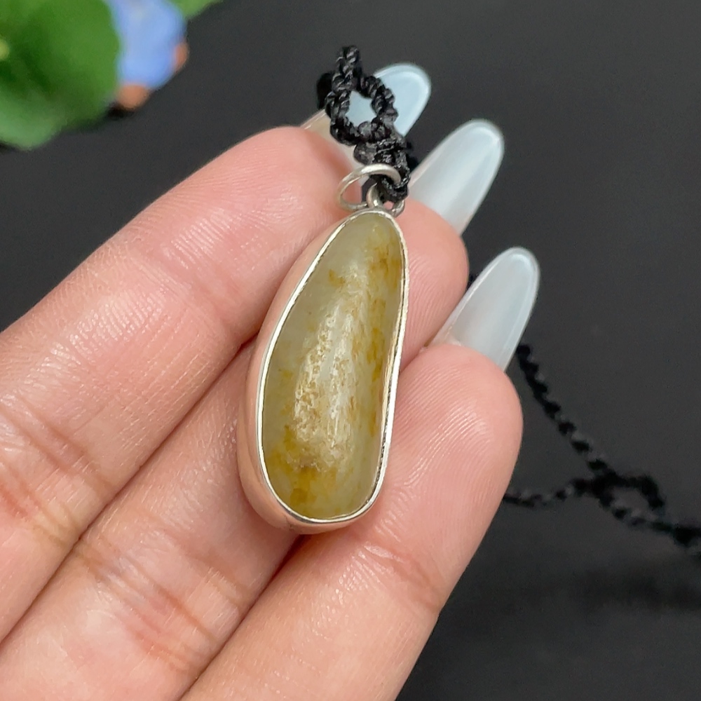 H31598870 Hetian Jade Inlaid Pendant