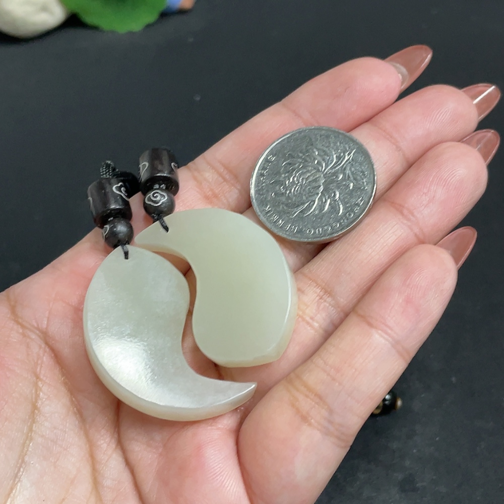 H34011033 Hetian Jade Pendant