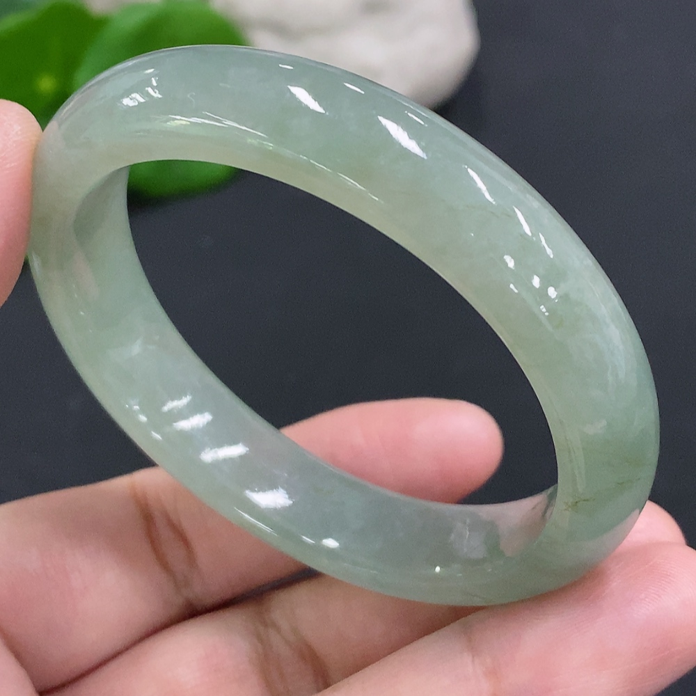 F34962888 Jadeite Concubine Bracelet Size 50.6/44.8 Total Weight Approx. 40.4g