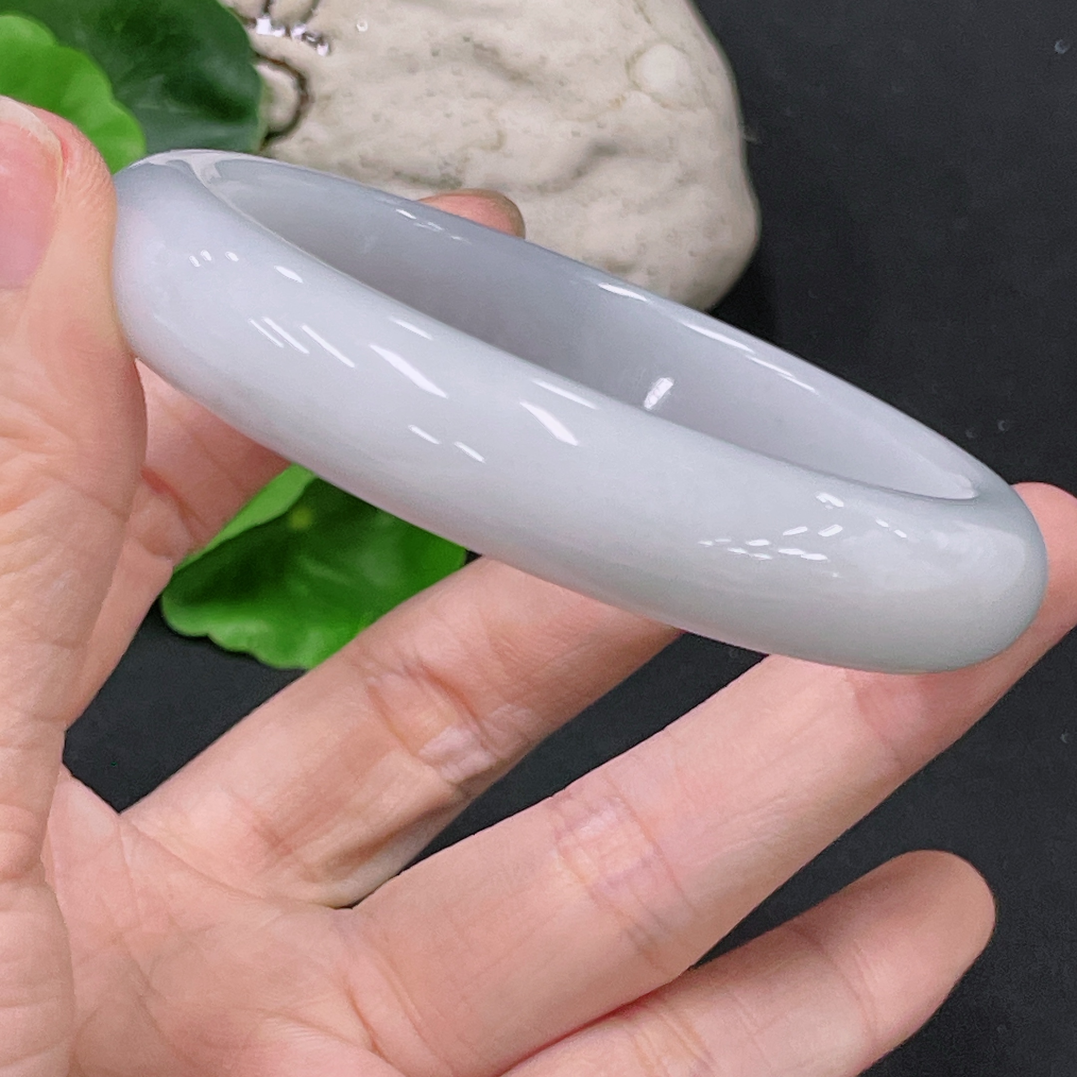 F33919949 Jadeite Round Bangle, Total Weight Approx. 61.29g, Size 59.7