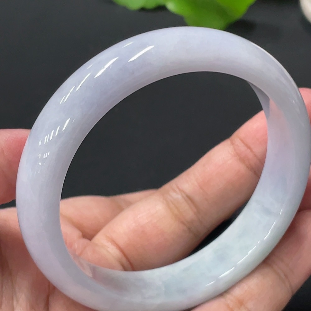 F31631329 Jadeite Round Bangle