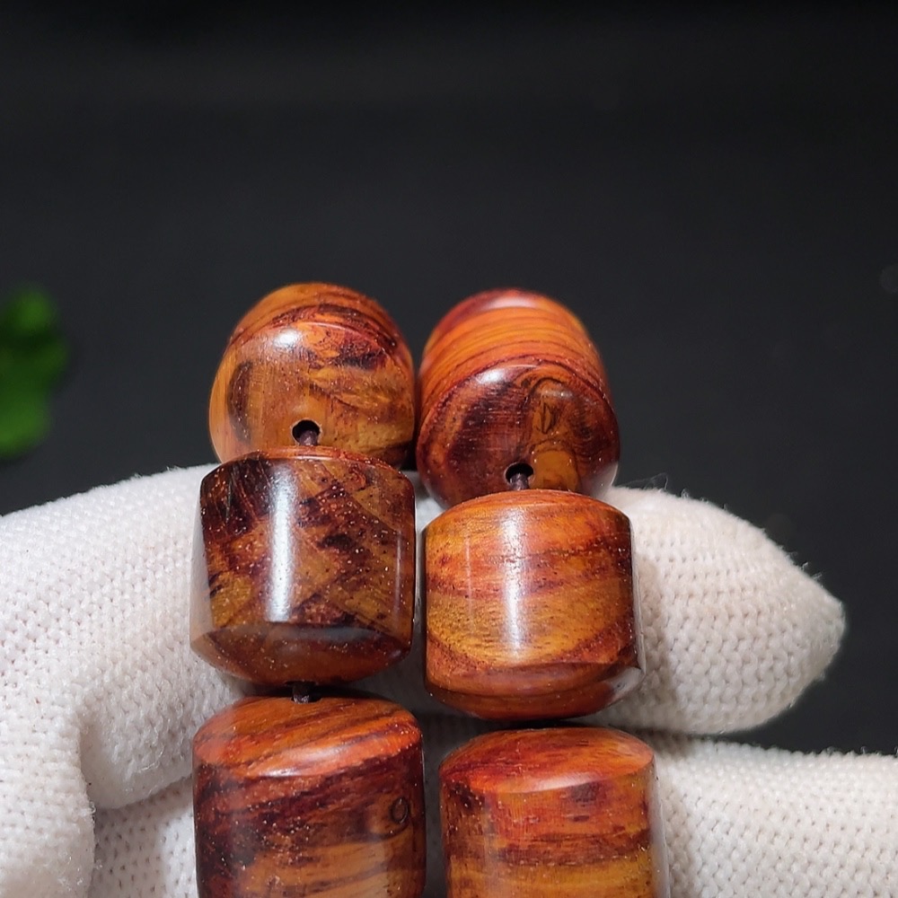 W33937402 Huanghuali Long Strand (Total weight approx. 58.7g, bead size approx. 14.9mm)
