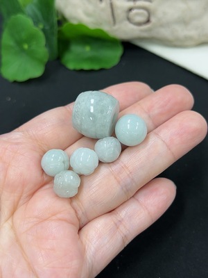 F40771320 翡翠珠子 货品总重约20.23g
