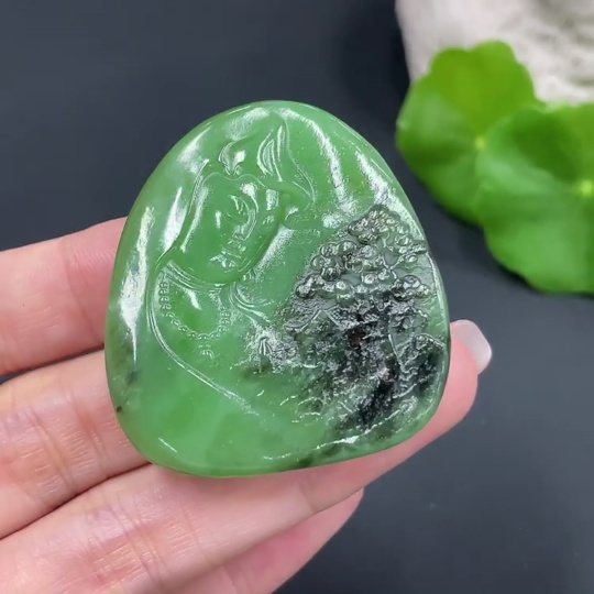 H18020522 Hetian Jade Pendant - Landscape Guanyin, Total Weight Approx. 30g