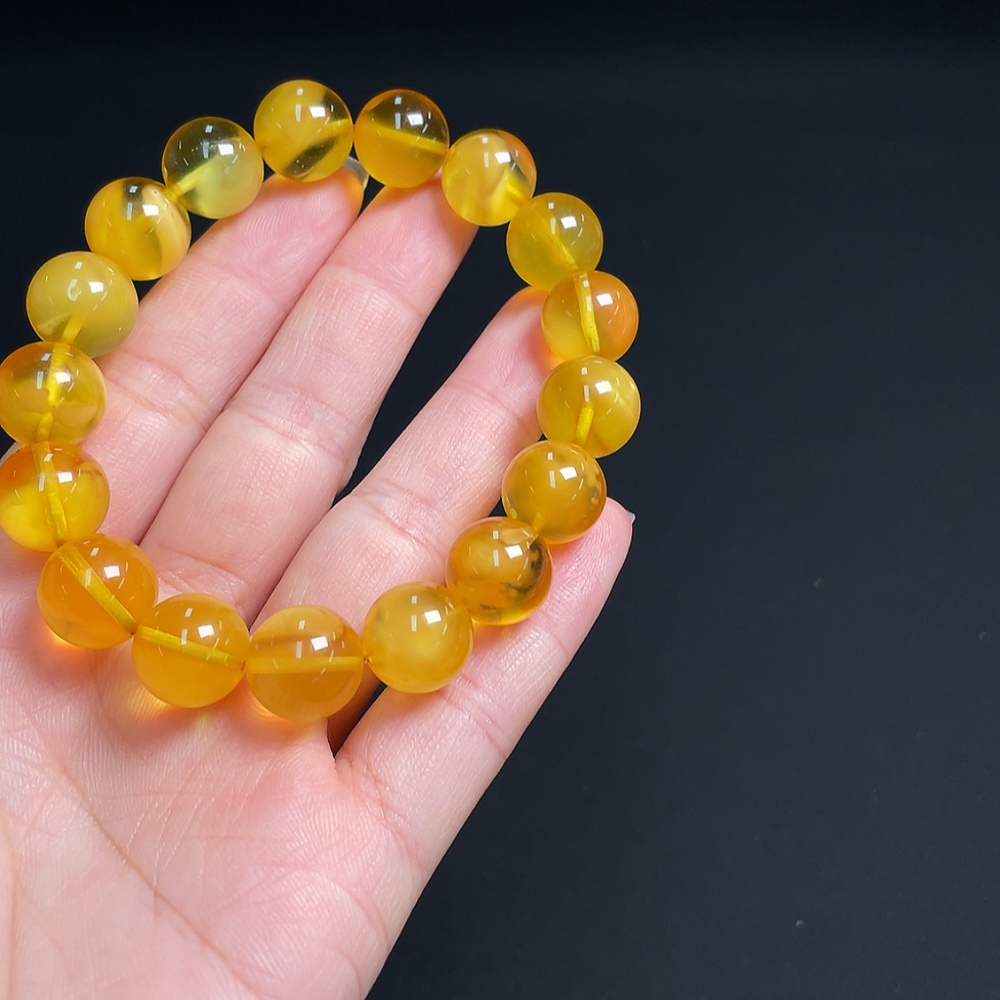 C23681438 Amber Beeswax Bracelet Total Weight Approx. 17.57g Size About 11.9mm