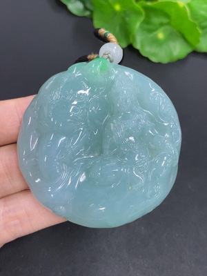 F42955992 翡翠普贤菩萨挂件 货品总重量约68.3克（含绳重）
