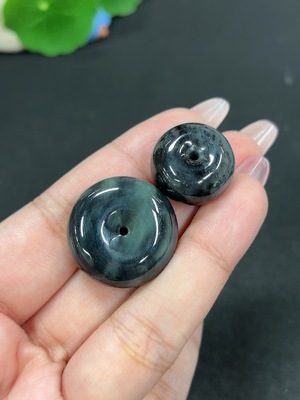 H46521298 和田玉挂件 货品总重约19.9g