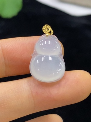 F34974815 Jadeite Gourd Pendant with 18k Bezel, Total Weight Approx. 2.02g