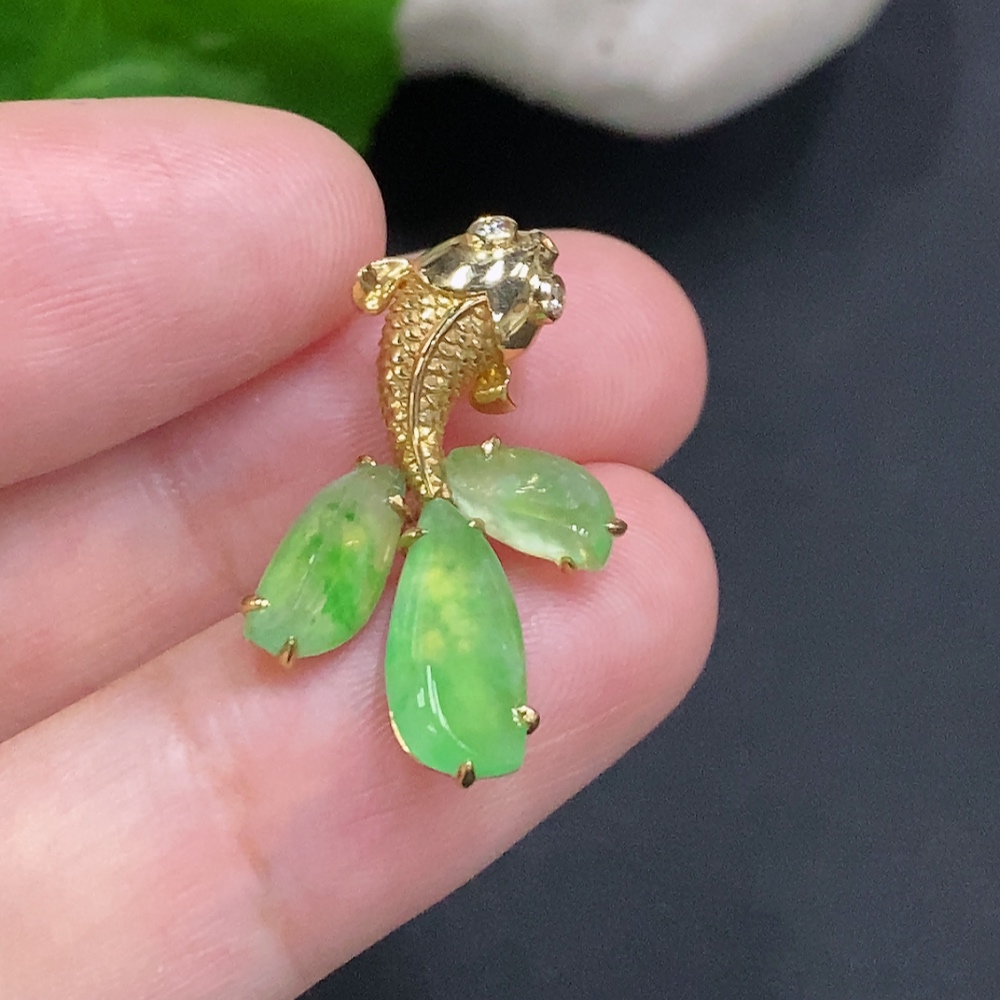 F33905953 Jadeite inlaid pendant 18K gold total weight about 2.9 grams