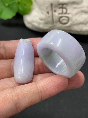 F34057828 Jadeite Pendant/Archer's Ring Size 28