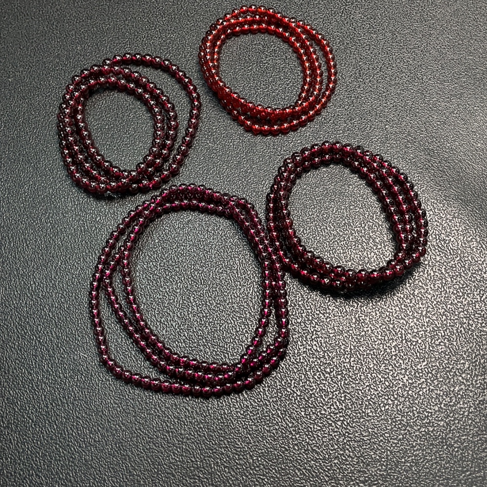 C33924203 Garnet Beaded Necklace Total Weight Approx. 113.06g Sell as a Lot