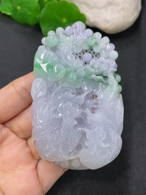 F41897390 翡翠凤穿牡丹挂件 货品总重约77.7克（含绳重）