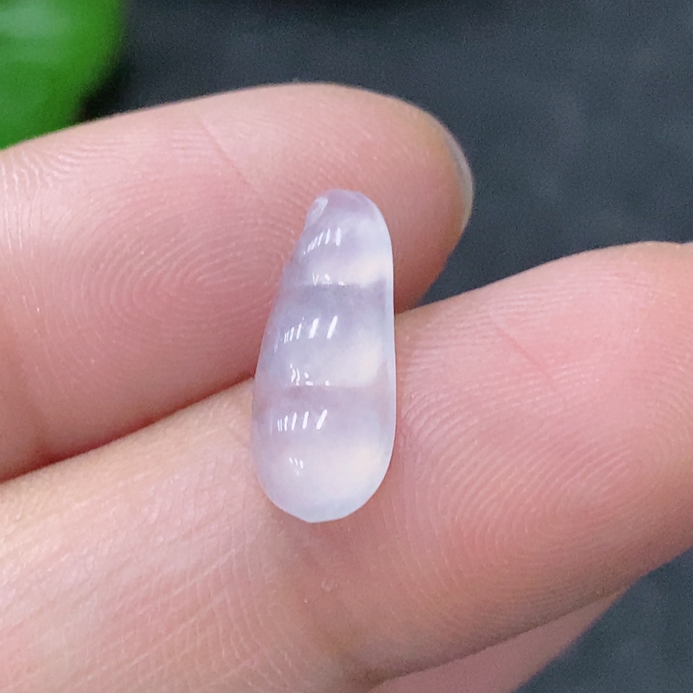 F33942383 Jadeite inlaid lucky bean, total weight about 0.4g