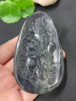 H46574397 和田玉手把件  钟馗    含其他矿物成分     货品总重约130.8g