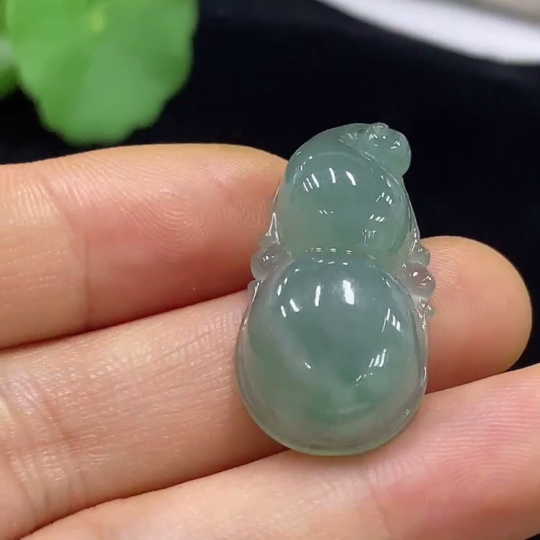 F34025314 Jadeite Gourd Pendant, Total Weight Approx. 6.84g
