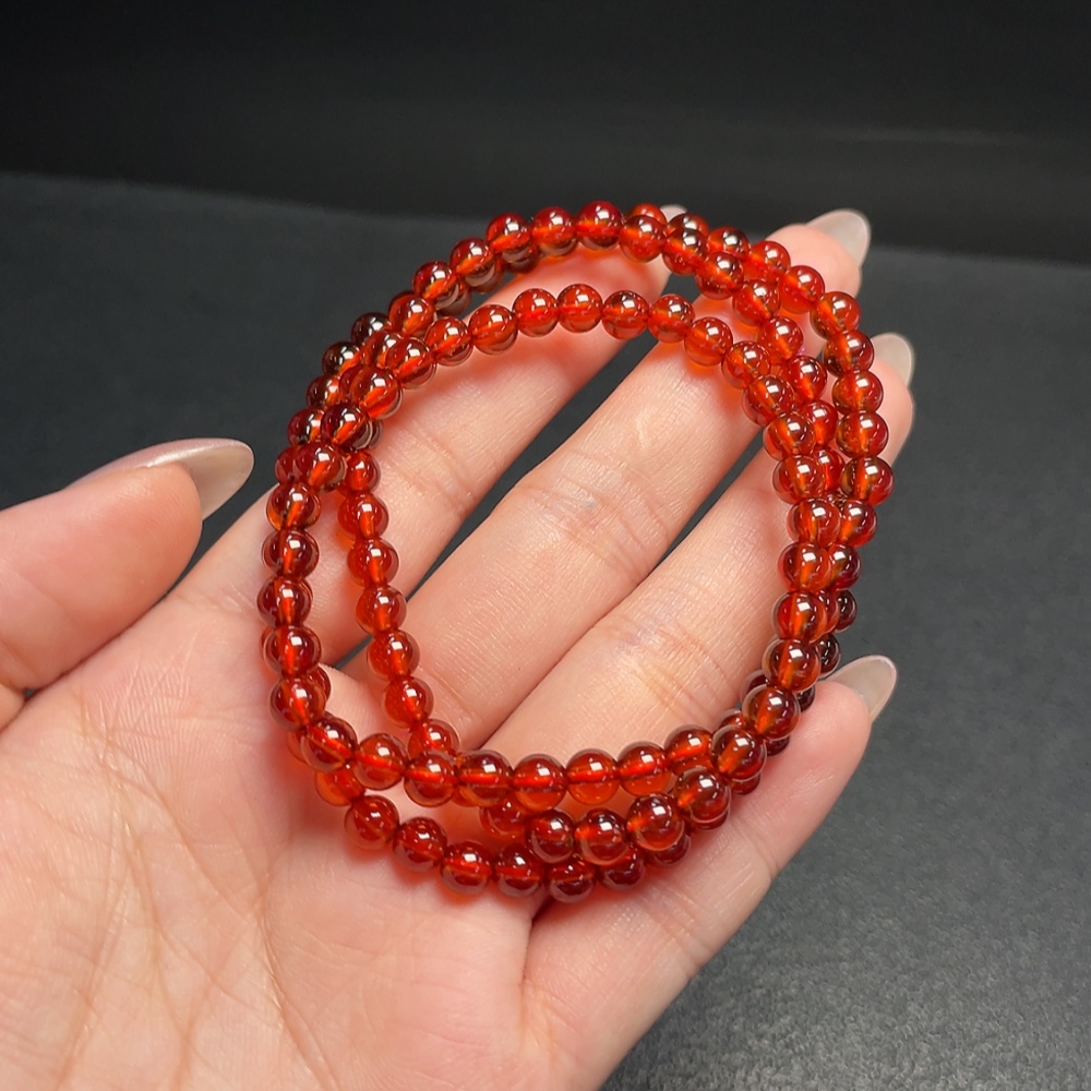 C34009070 Garnet bead necklace, total weight approx. 31.45g, bead size about 5.3mm