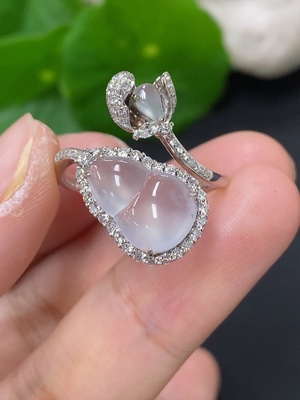 F46556687 翡翠葫芦镶嵌戒指 18K金 圈口可活动 货品总重约4.8克（配镶钻石）