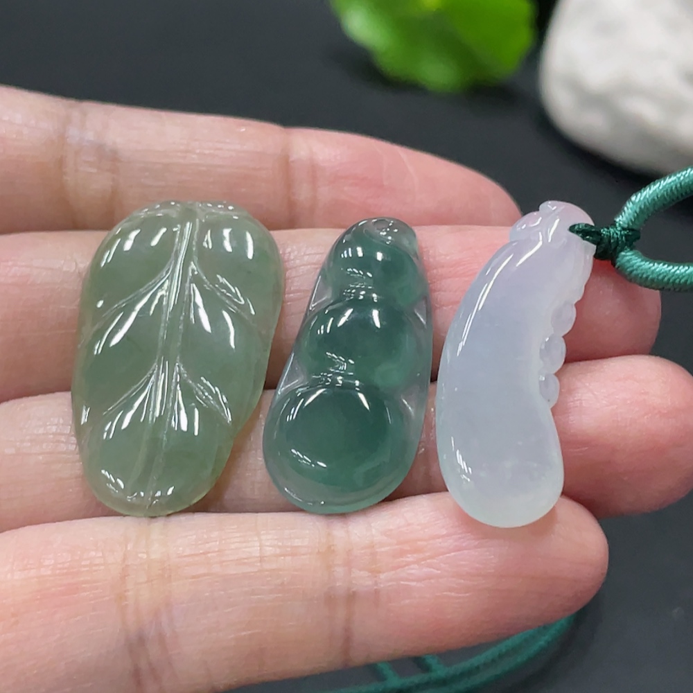F33876184 Jadeite Pendant Leaf Fudu Fugu a