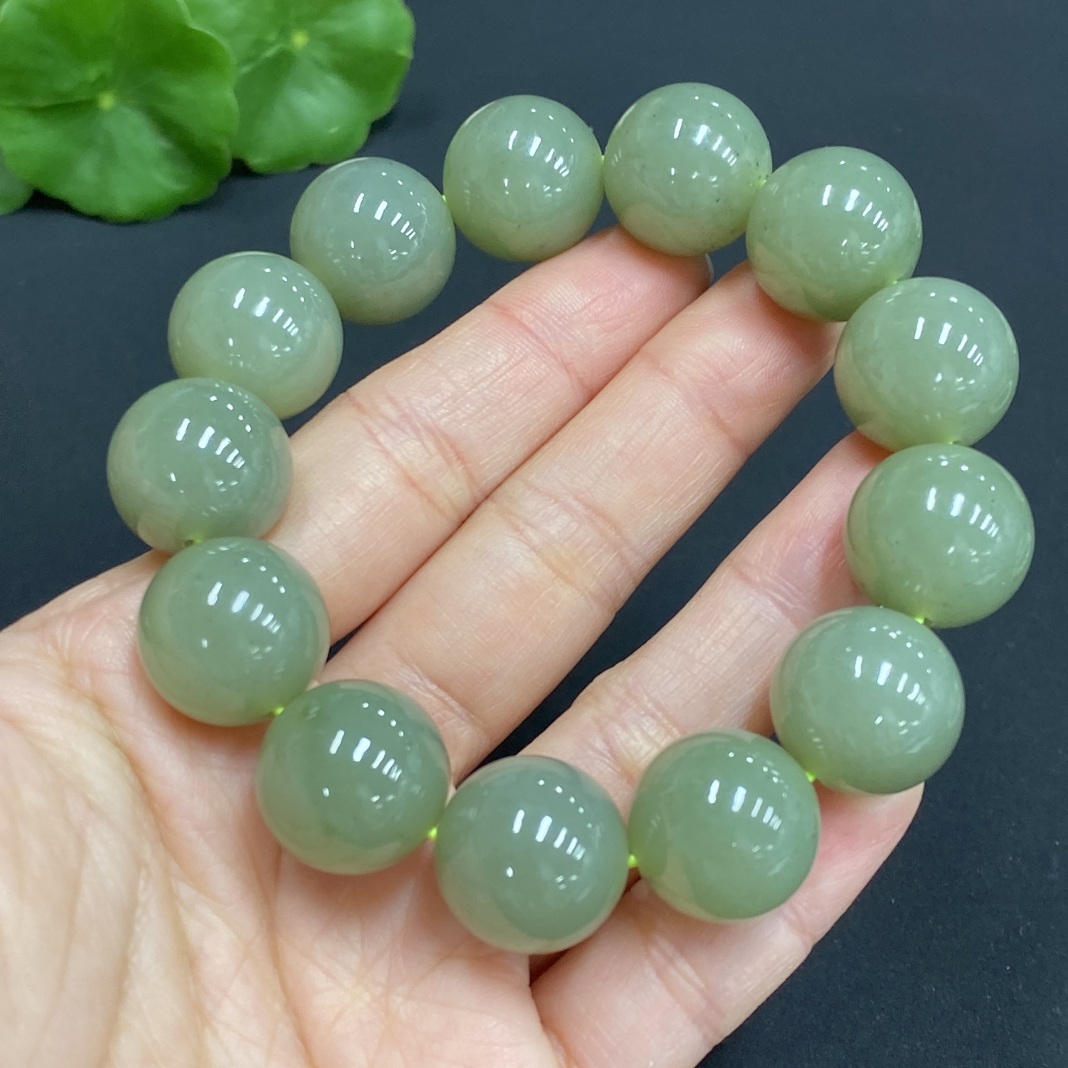 H28188300 Hetian Jade Bracelet   Approx. 15.6mm    Total Weight Approx. 80g