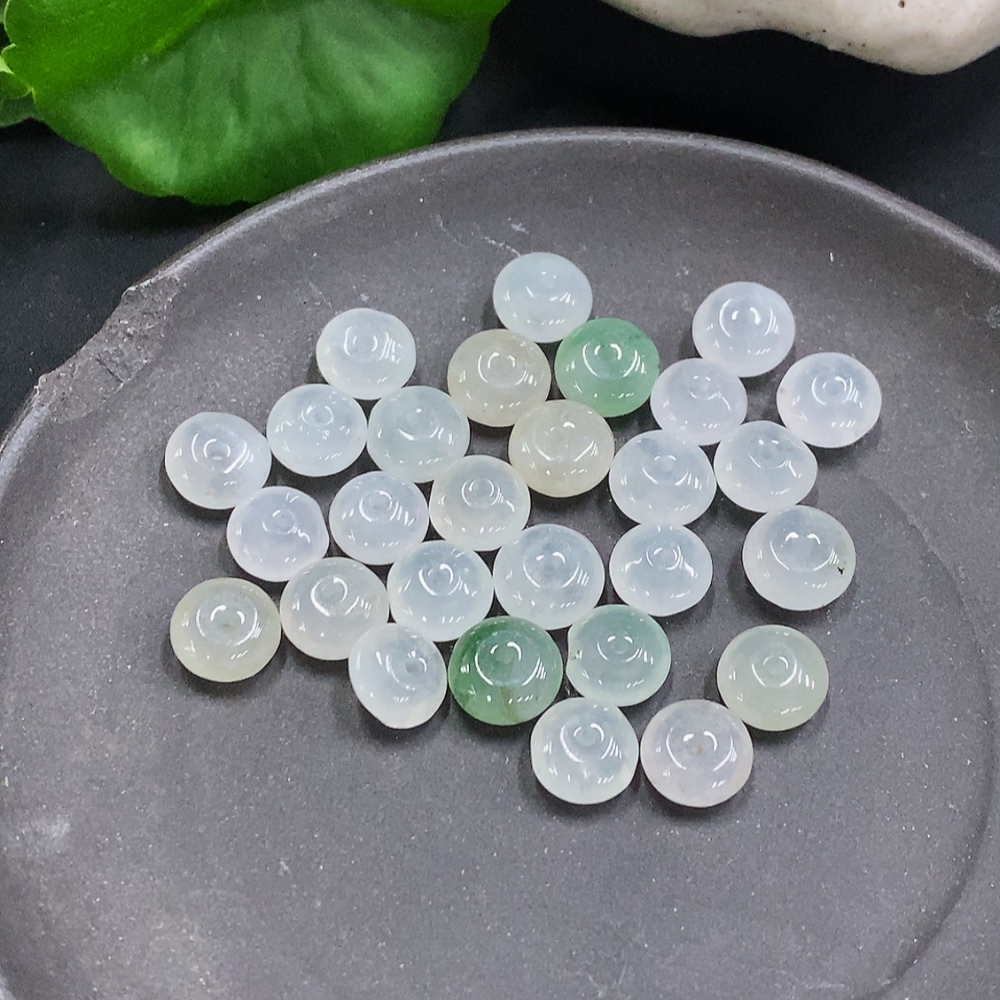 F34023187 Jadeite Beads Sell as a Lot