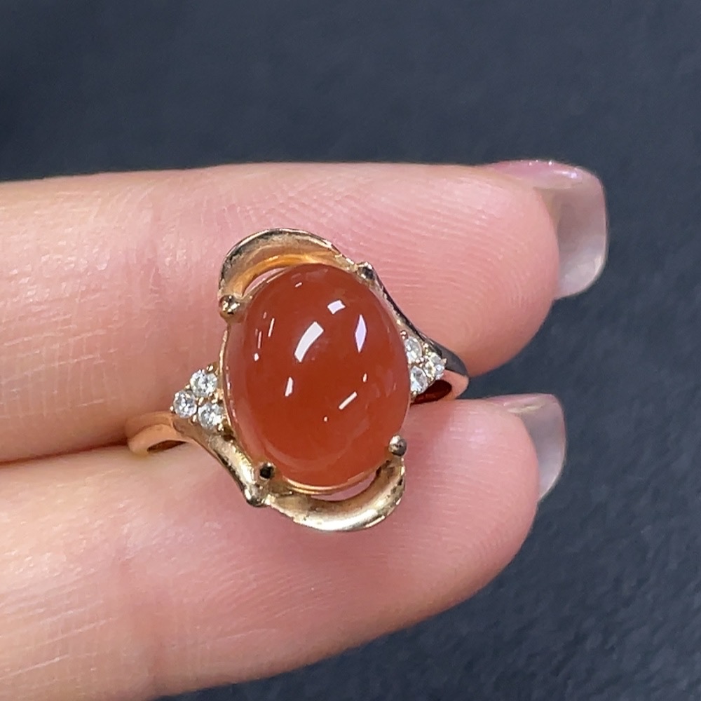C27097812 Red Agate Inlaid Ring, 18k Gold, Size 13, Total Weight Approx. 3.81g