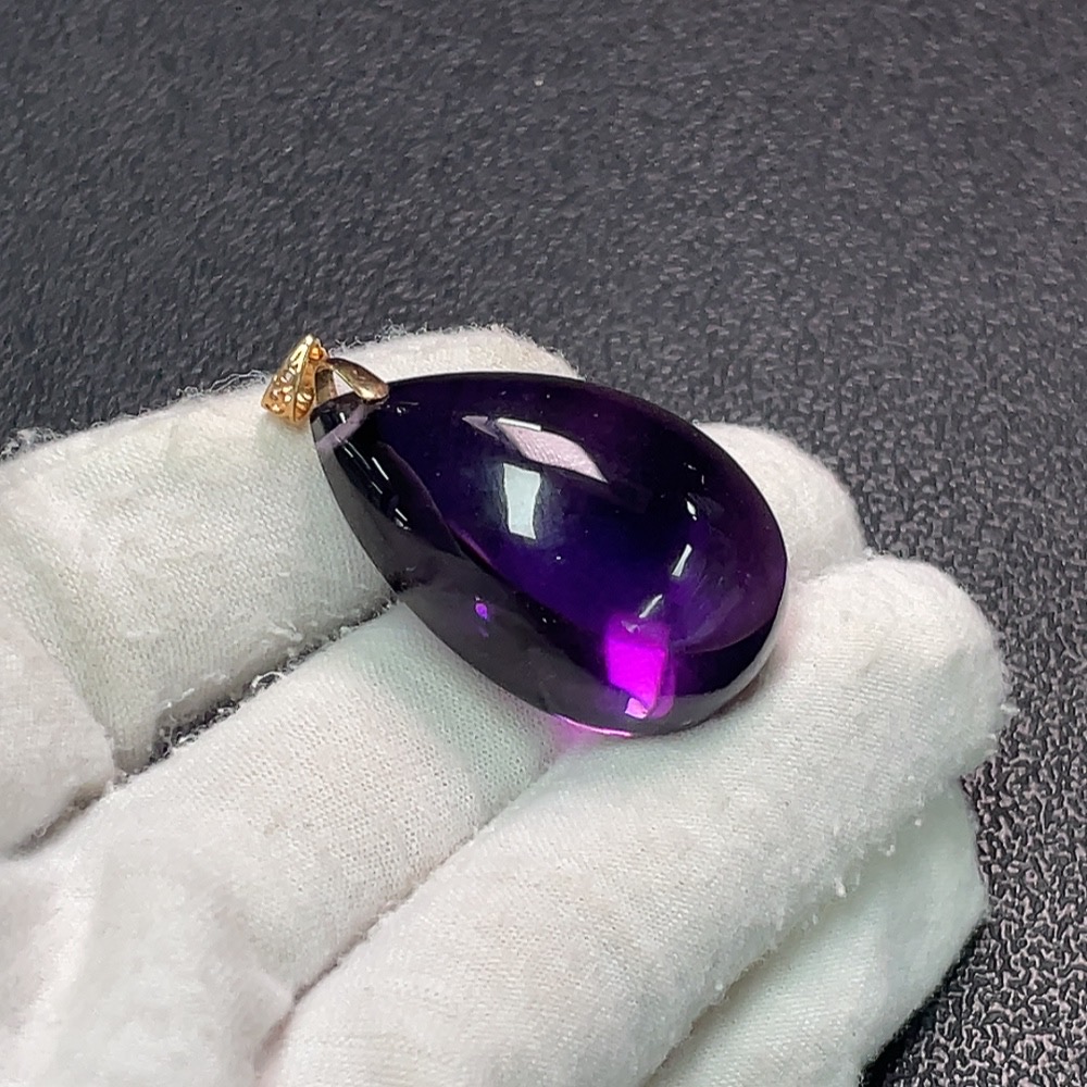 C33923112 18K Crystal Pendant Total Weight Approx. 18.53g