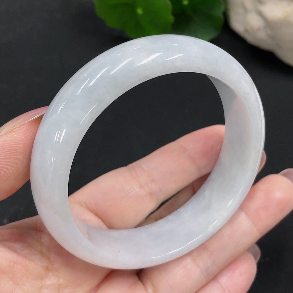 F28263093 Jadeite Regular Bangle, 57.8 Inner Diameter, Total Weight Approx. 66g